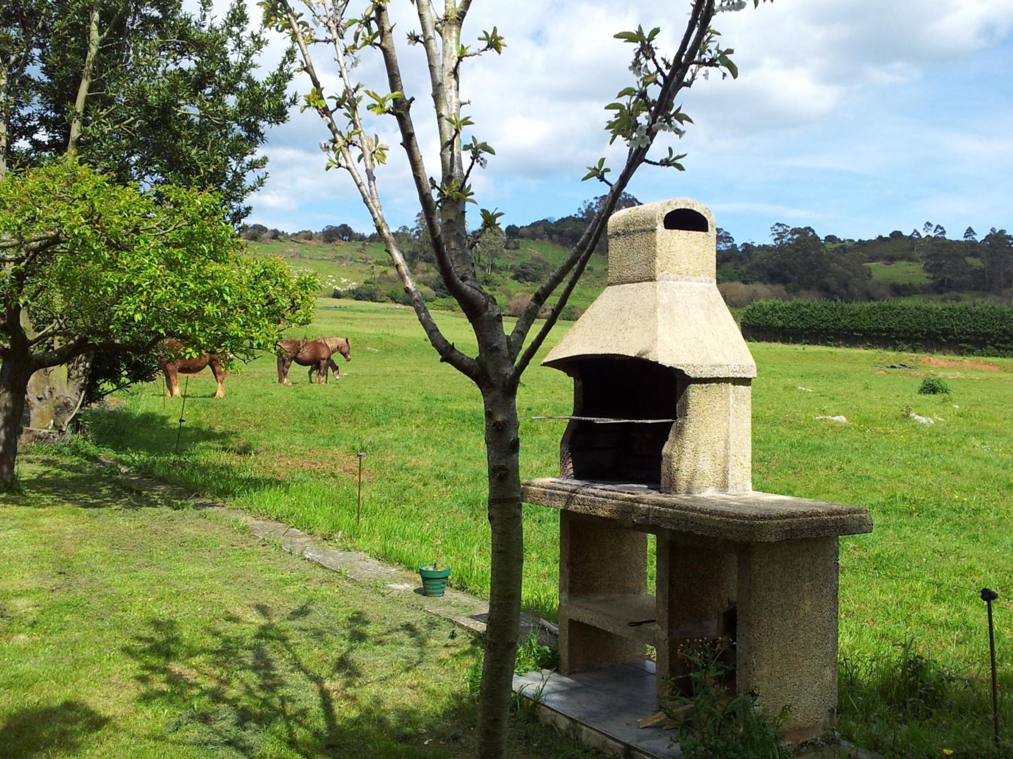 Posada La Roblera Guest House โอเรญา ภายนอก รูปภาพ