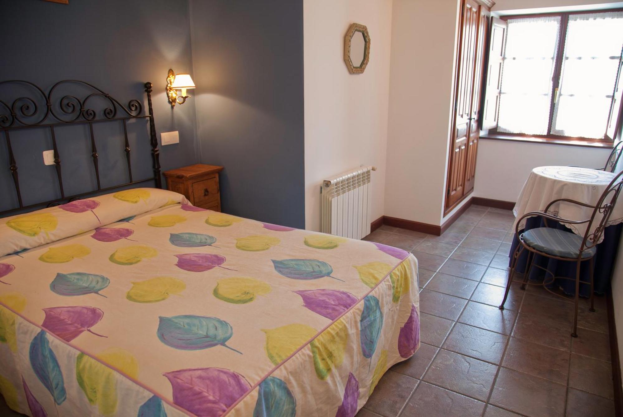 Posada La Roblera Guest House โอเรญา ภายนอก รูปภาพ