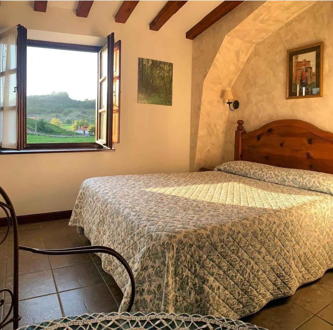 Posada La Roblera Guest House โอเรญา ภายนอก รูปภาพ