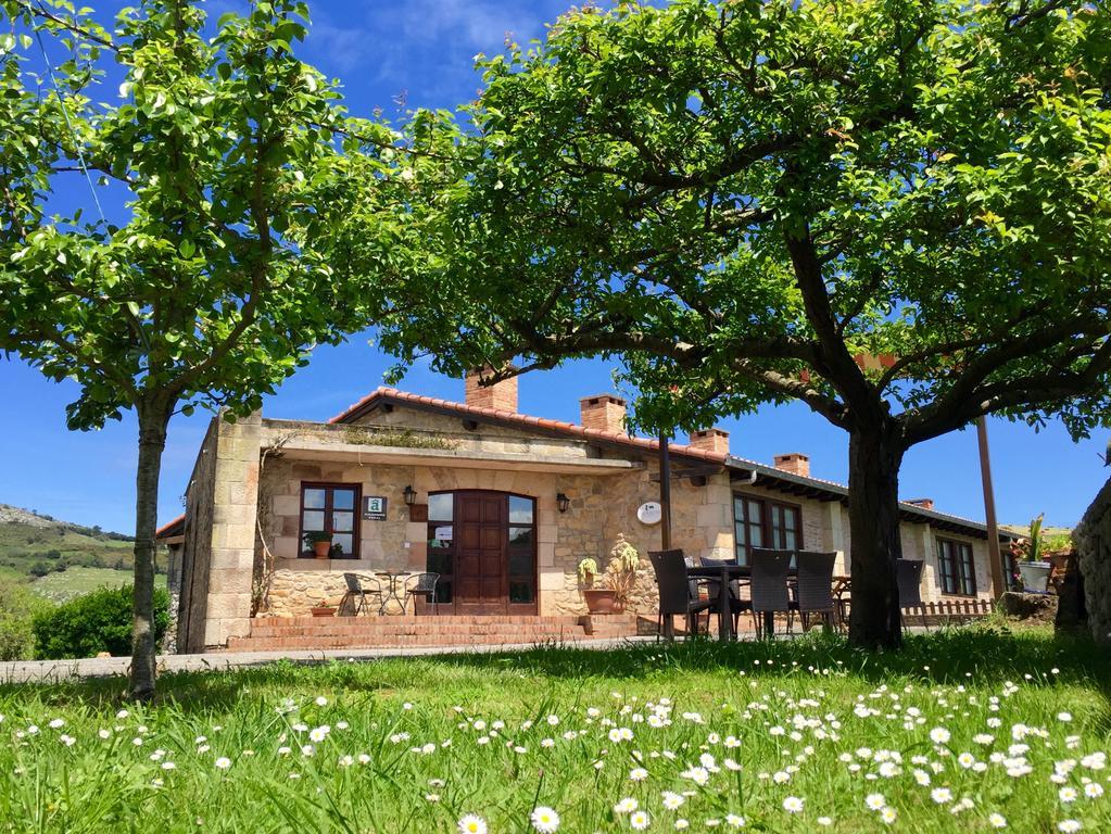 Posada La Roblera Guest House โอเรญา ภายนอก รูปภาพ