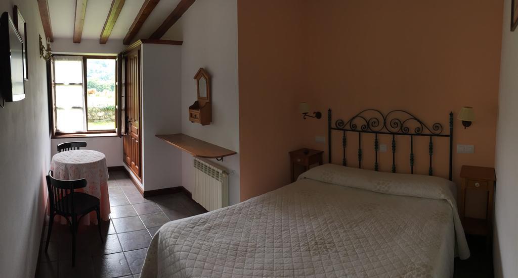 Posada La Roblera Guest House โอเรญา ภายนอก รูปภาพ